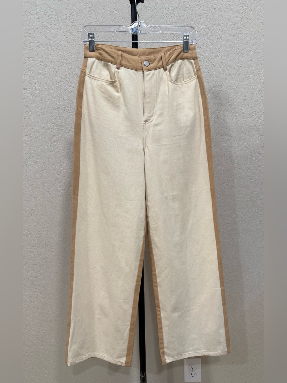 Le Lis Collection Taupe Cream Colorblock Wide Leg Pants NWT Small